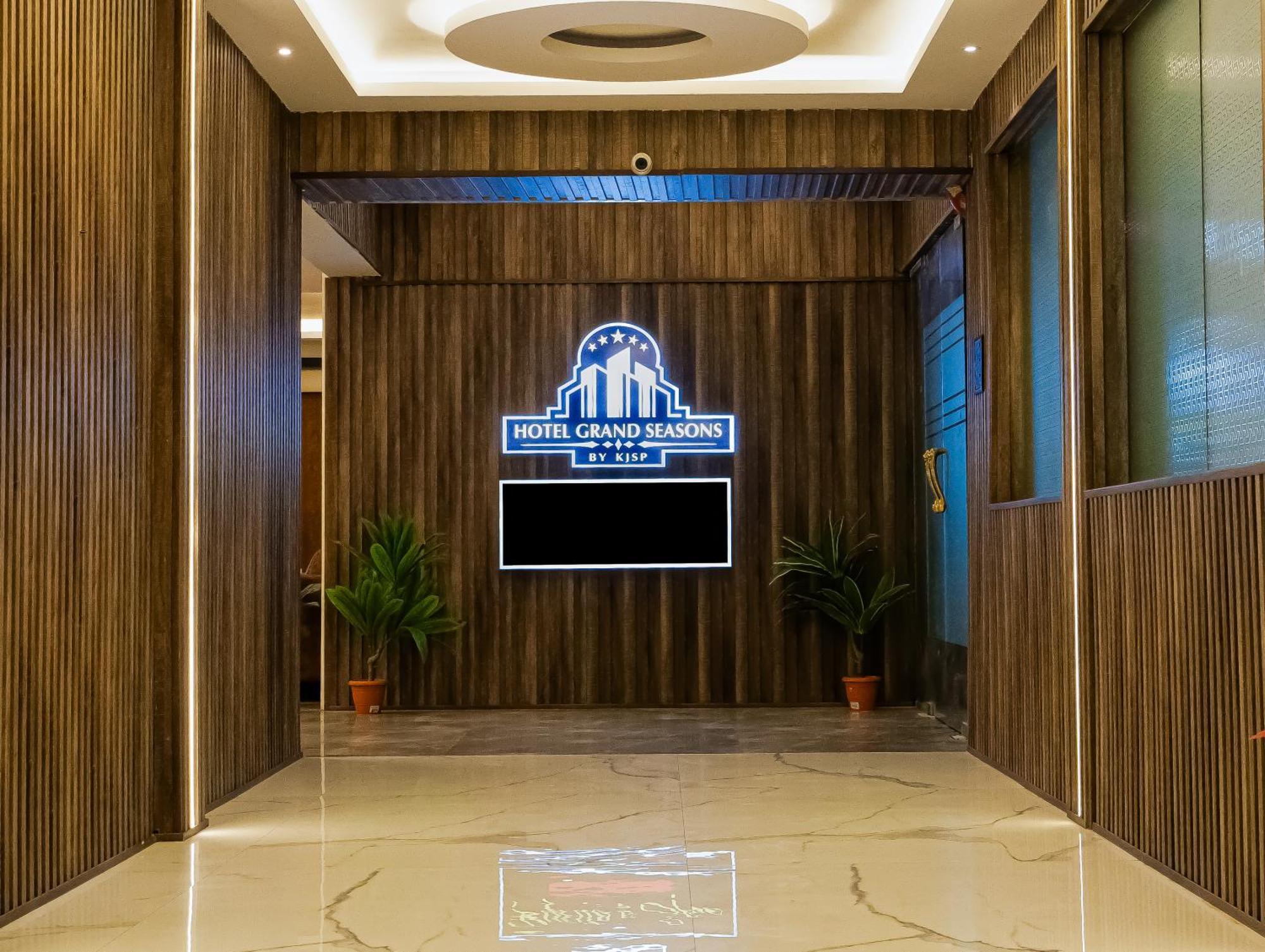 Hotel Grand Seasons- Navi Mumbai Esterno foto