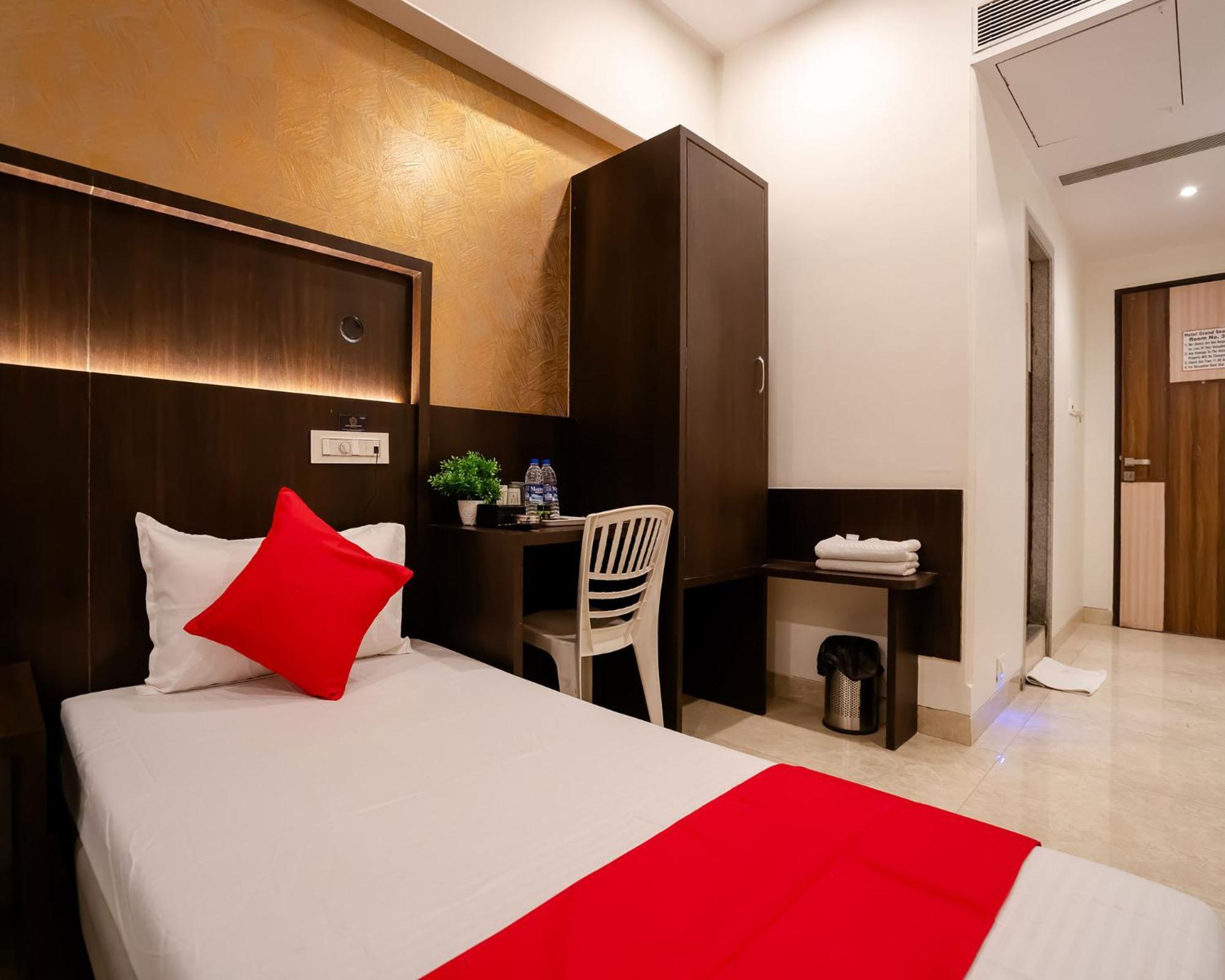 Hotel Grand Seasons- Navi Mumbai Esterno foto